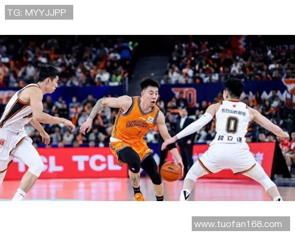 辽宁冲击十冠路再掀高潮,季后赛再胜上海豪取三连胜